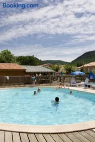 ZEcamping 3 étoiles piscine chauffée dog friendly locatif TV clim 31m2 - Image 1