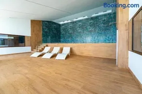 Brand New Luxury Apartment with Private Jacuzzi - Image 2