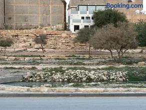 Wadi Hanifa View - Image 4