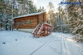 Family-Focused & Pet-Friendly Log Cabin with 4BR 2BA Sleeps 10 - Image 4
