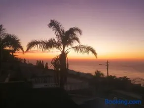 Jackie's s Ocean View - Image 4