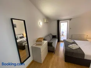 Maritom Apartments - Image 4