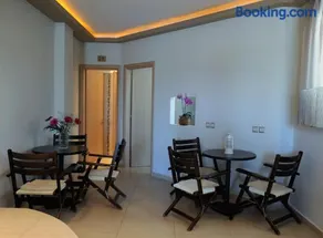 Niriides Studios and Apartments - Image 2