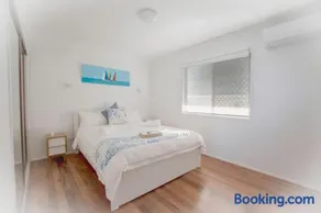 Holiday House - Image 4