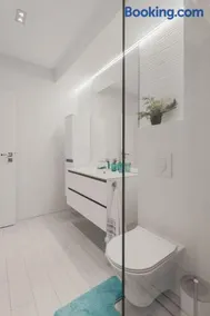 Ambassador Apartment - Image 3