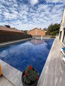 Apartamentos Rosa de Abril - Image 1