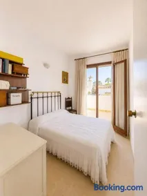 Traditional Villa by the beach - Image 3