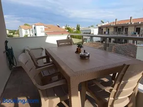 Johns Urban Apartment - Image 4
