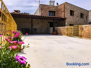 Antonia’s Home Alfa Village - Image 4