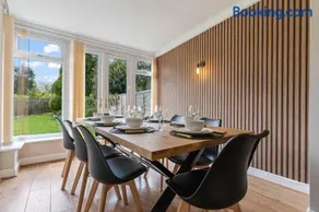 2 Van Parking - 3 Bedroom Home 2 Kings 2 Singles 4 TO 6 Beds - Fantastic House NR Edgbaston Moseley Kings Heath Digbeth Lawley Middleway Curzon Street- Solihull-NEC-JLR-BHX HS2 Works and More - by Samina Arz Stays - Image 5