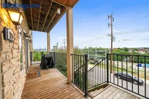 Hilltop 3BR for 10, Private Garage, Skyline Views - Image 2
