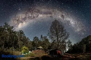 Willow's Retreat - Image 1