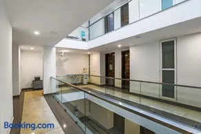 Windsor Castle Premier Cyber City - Image 2
