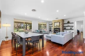 Hearth & Home A Sepal Stay - Image 5