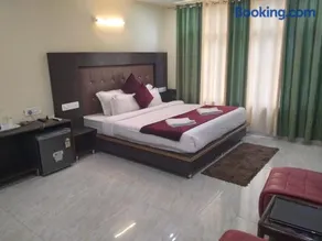 Nadi Mountain view Hotel # 5 Star Feeling # Near Cricket stadium 10 km# Mcleodganj 3 km- Bhagsunag 4 km - Image 1