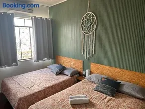 Quarto 6 no Centro de Itajaí, Ar+SmartTv - Image 1