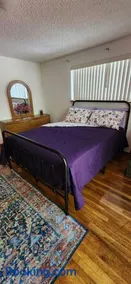 Comfy, Cozy BnB Kent WA "Private Bathroom" - Image 1