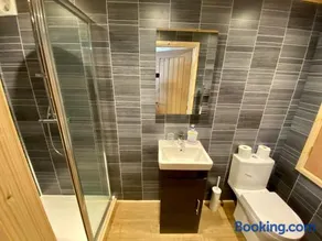 Southernwood - Wantage Road Lodge - Image 3