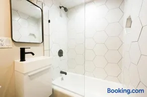 Bright Modern Studio in the South End - Image 2