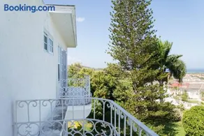 Hatfield South Villa - Image 2