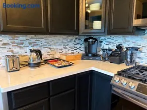 Spacious Family Friendly Home - 10 plus beds, Near DFW Airport, ATT Stadium, Six flags amusement parks - Image 1