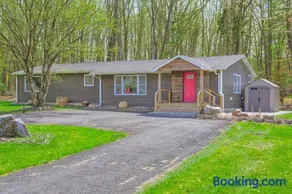 Catskills getaway with all modern comforts - Image 1