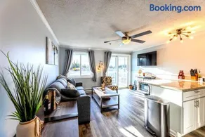 Snowshoe Ski In Ski Out Renovated 2BR - Image 1