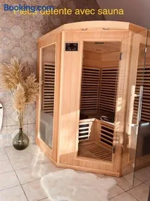 Chez Lilly & Cie 10 à 12 personnes avec sauna et piscine - Image 4