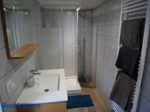 Appartement entier dans cour intérieure - Image 2
