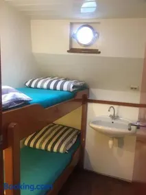 Uniek verblijf op slaapschip (tot 20 personen) nabij het centrum van Leeuwarden - Image 3