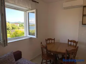 Green Apartment - Image 1