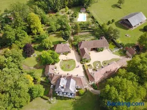 Gîte charmant avec piscine chauffée, tennis et jardin près de Beaumont-sur-Sarthe - FR-1-410-214 - Image 2