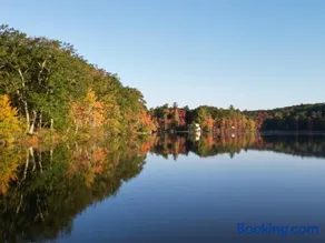 Berkshire Fall Chalet Sauna, Lake & Firepit - Image 1