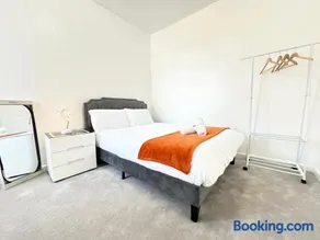 Room in Portsmouth close to Fratton Station - Image 2