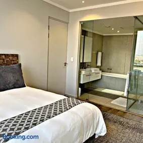 Luxury Masingita towers 9th floor apartment - Image 4