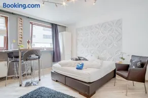 Studio House - Image 2