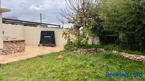 Family house in La Garde - Image 1