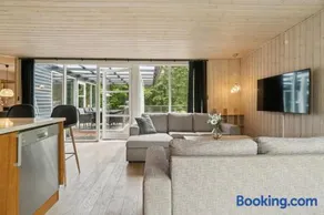 Lovely holiday home in beautiful surroundings, near Mols Bjerge and Ebeltoft - 4 bedrooms - Image 2
