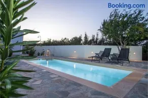 Villa Verona Pool - Image 2