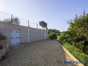 Gîte avec piscine privée, barbecue et terrasse - Image 2