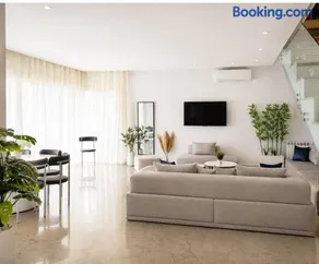 Elegant Villa in Gammarth with Private Indoor Pool - Image 4
