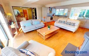 CROYDE SURFSUP 5 Bedrooms - Image 1