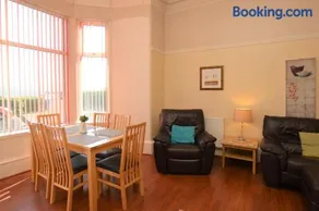 Sebright Holiday Apartment - Image 2