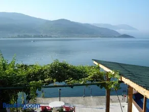 'By the Lake' Apartments - Image 2