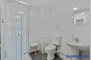 2 Rushbrooke Hotel Apartments Cobh County Cork - Image 2