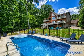 Ultimate LKA Retreat Boatdock Heated Pool Hottub - Image 1