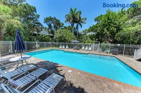 Island Serenity: North Beach Village, Dog Friendly, Short Walk to Beach by Anna Maria Life - Image 1
