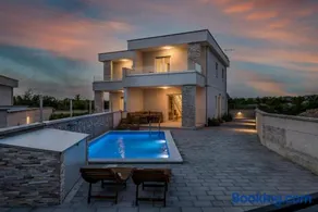 Holiday house Lumina - outdoor swimming pool, 4 bedrooms, WIFI - Image 1