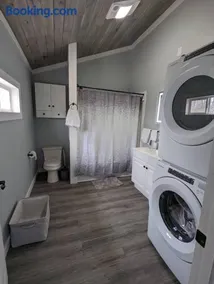 Summerlee Suite - Beautiful Remodeled Farmhouse - Image 1
