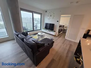 Breath Taking View-TopFloorPHaccess-DTskyline-2BR2WR-5Guest - Image 3